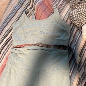 Mono B sports bra and leggings set (cheetah)